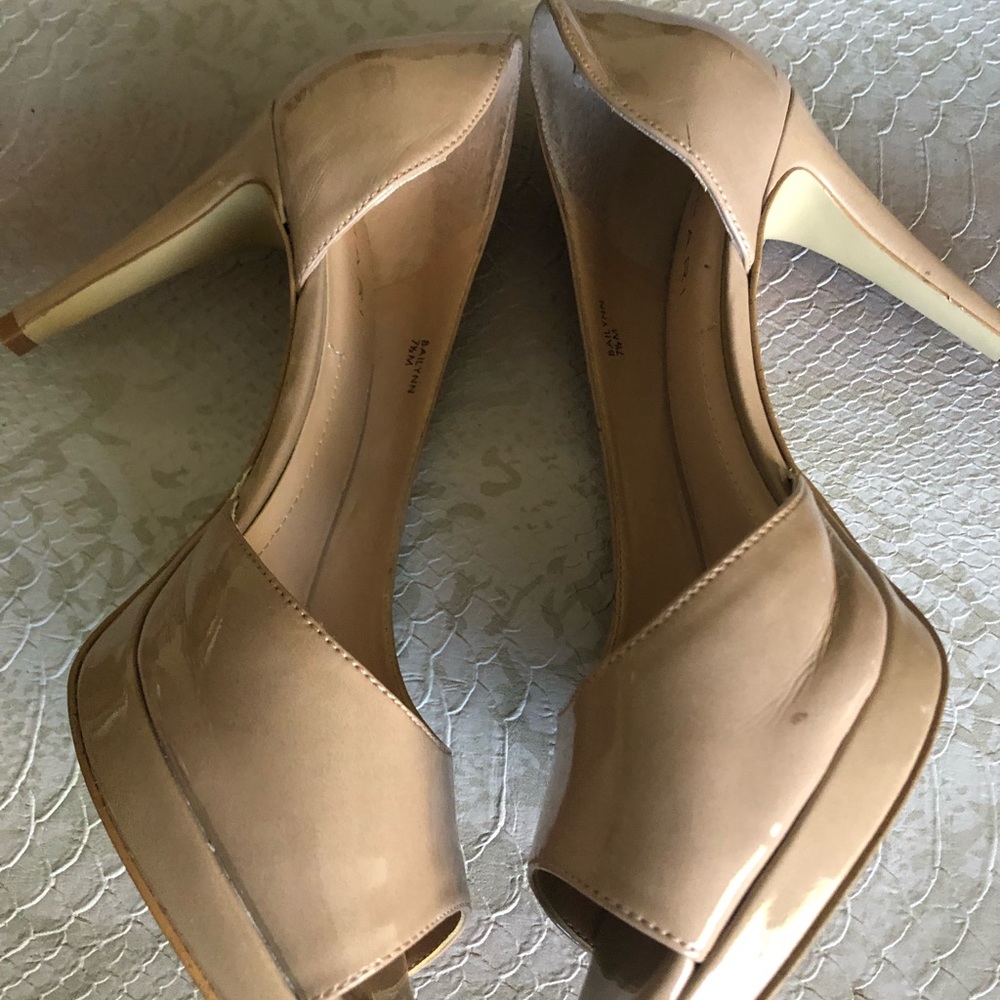 Shoes - Picture 4 of 8